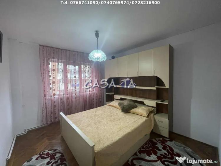 Apartament cu 4 camere decomandat în Central