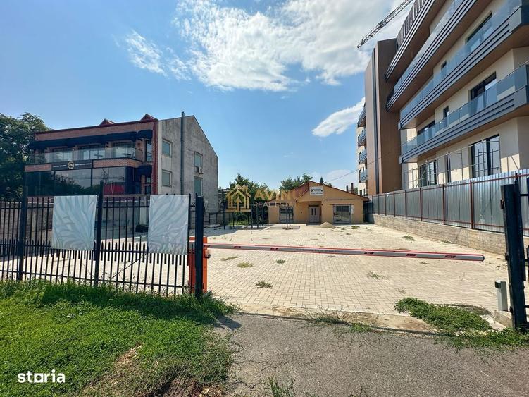 Spațiu comercial, de 1,000 mp, în Central
