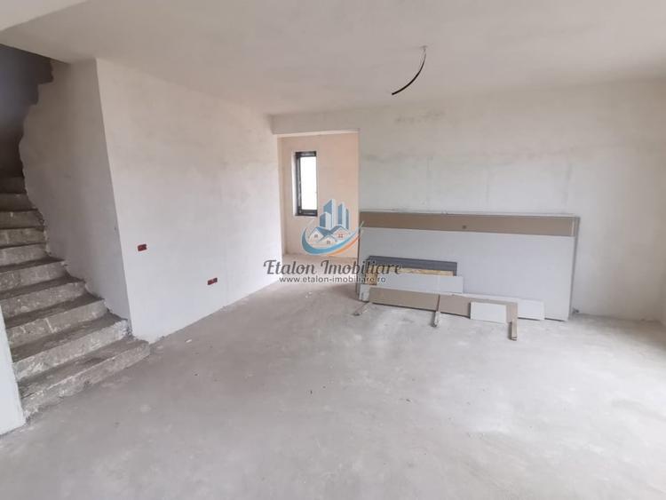 Casă individuală cu 4 camere cu Teren 150 Mp în Periferie