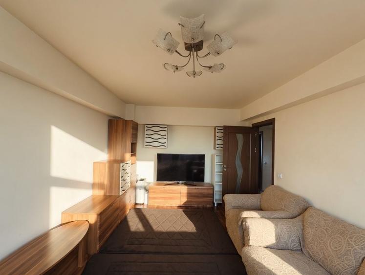 Apartament cu 4 camere decomandat în Central