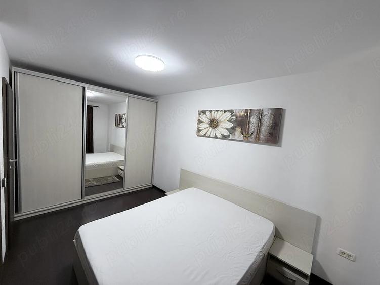 Apartament cu 3 camere semidecomandat în Lipovei