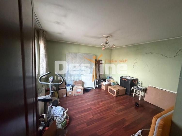 Casă individuală cu 3 camere cu Canalizare în Giulești