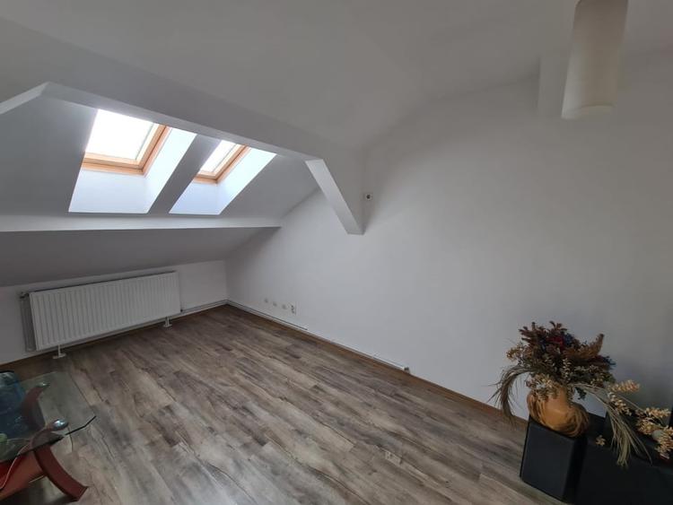 Apartament cu 4 camere decomandat, mobilat în Sărari