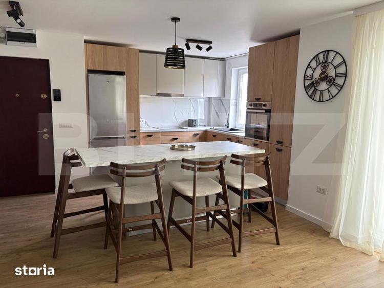 Apartament cu 4 camere semidecomandat în Central