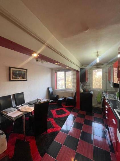 Apartament 3 camere, 60 mp utili, zona Central - 1