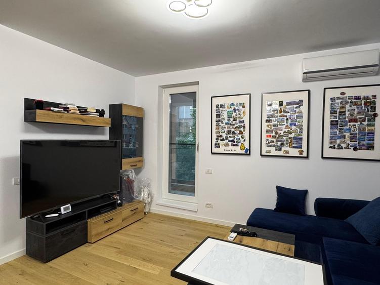 Apartament cu 3 camere decomandat, mobilat în Splaiul Independenței