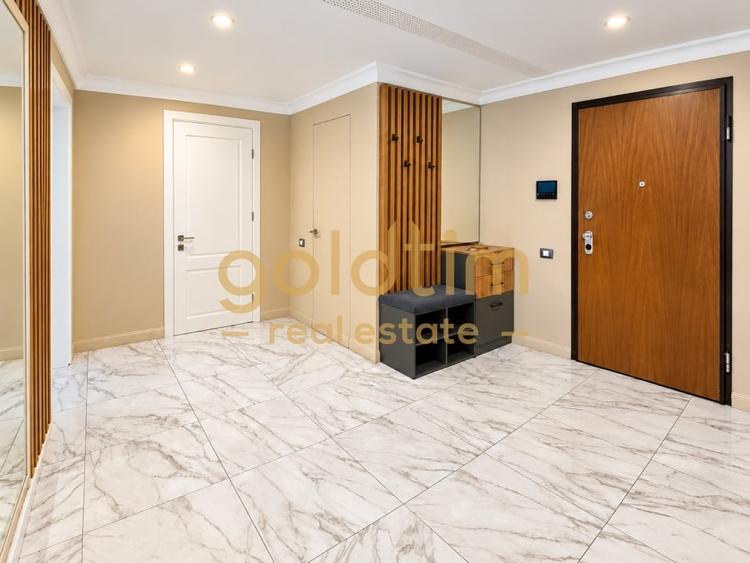 Apartament cu 4 camere semidecomandat, mobilat în Herăstrău