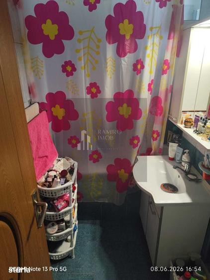 Apartament cu 3 camere decomandat în Titan — fotografia 3