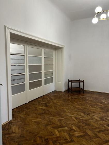 Casă cu 3 camere în Ultracentral