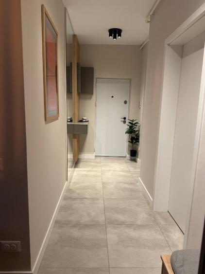 Apartament cu 3 camere decomandat, mobilat în Central