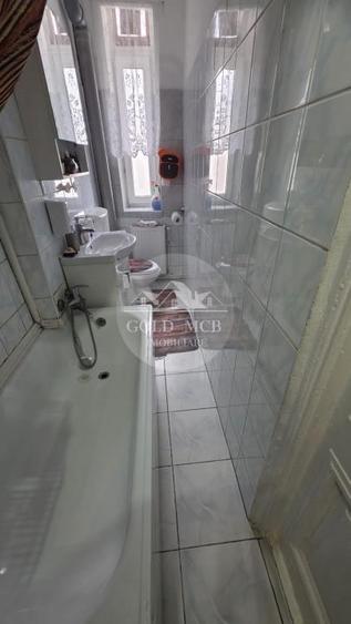 Apartament cu 5 camere decomandat în Armeneasca