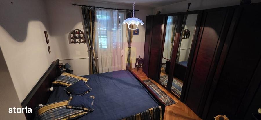 Casă cu 4 camere în Central