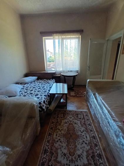 Casă cu 4 camere cu Teren 580 Mp în Central