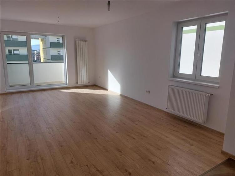 Apartament cu 2 camere semidecomandat în Tractorul — fotografia 1