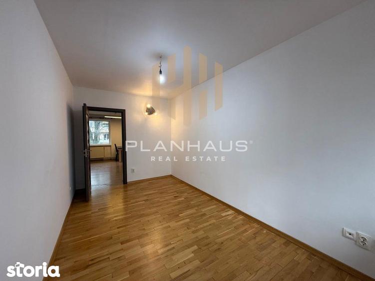 Apartament cu 3 camere decomandat, mobilat în Central — fotografia 3