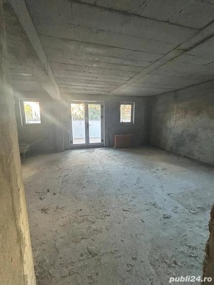 Casă cu 6 camere cu Teren 500 Mp în Titan
