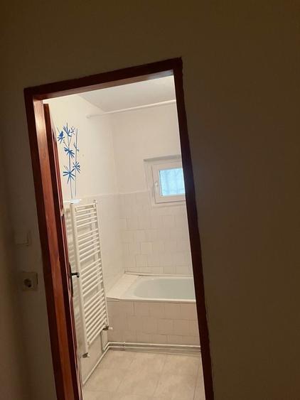 Apartament cu 3 camere decomandat în Aradului