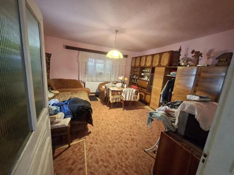 Casă cu 2 camere cu Teren 2000 Mp în Călacea