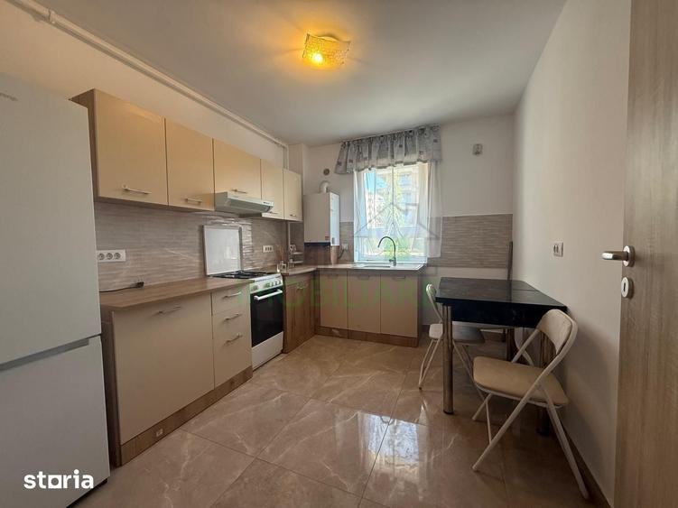 Apartament cu 3 camere decomandat, mobilat în Tractorul
