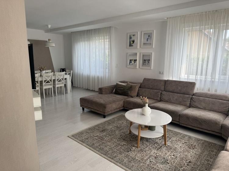 Casă cu 4 camere în Central