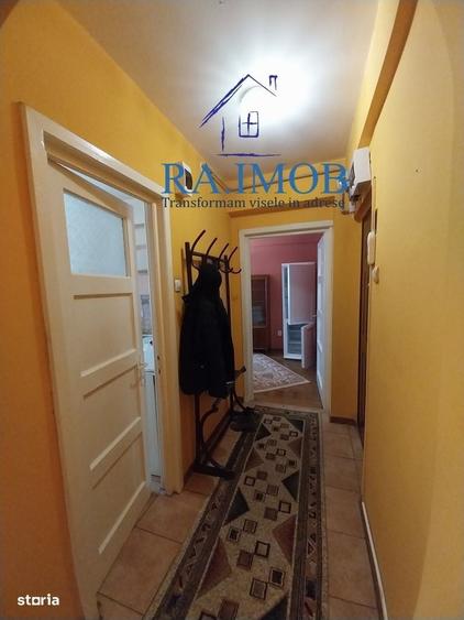 Apartament cu 3 camere semidecomandat în Ultracentral