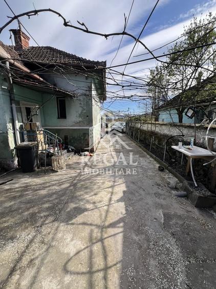 Casă individuală cu 4 camere cu Canalizare în Central
