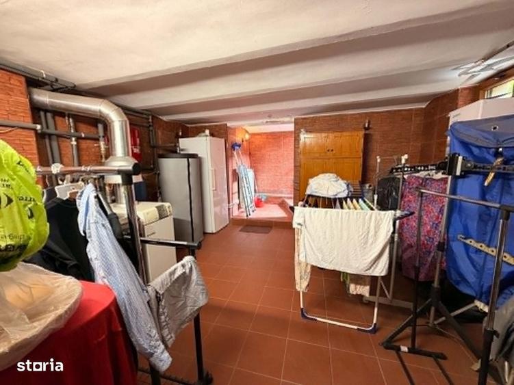 Casă cu 3 camere cu Teren 385 Mp în Central