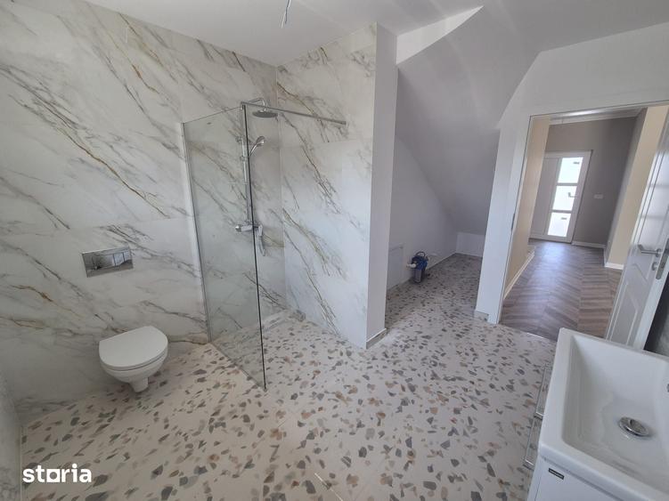 Casă cu 4 camere cu Teren 350 Mp în Central
