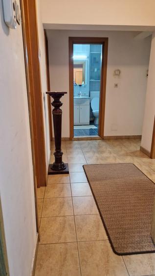 Apartament cu 3 camere decomandat în Aviației
