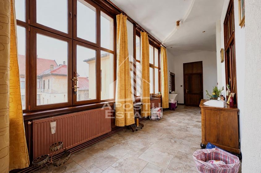 Apartament cu 4 camere circular, mobilat în P-ța Maria