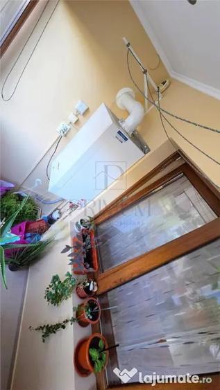 Apartament cu 3 camere decomandat în Torontalului