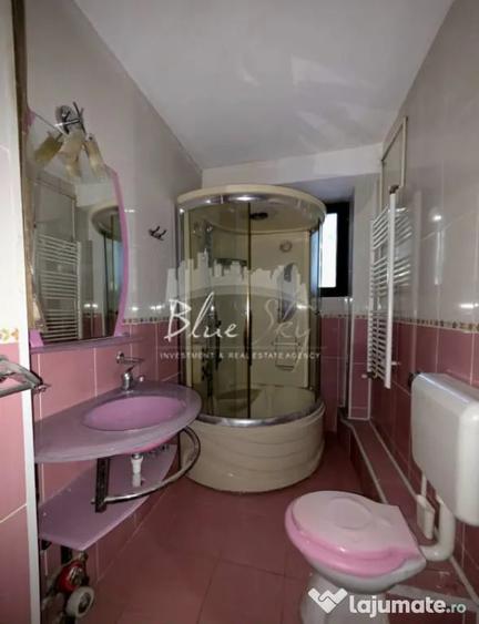 Apartament cu 3 camere semidecomandat în Central