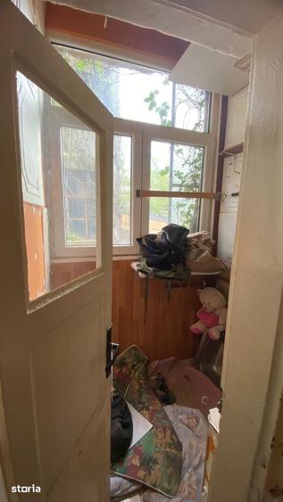 Apartament cu 3 camere semidecomandat în Centrul Civic