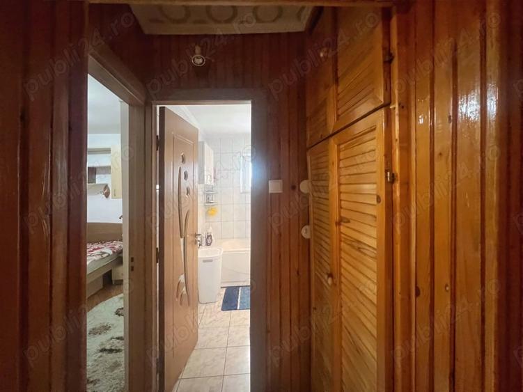 Apartament cu 2 camere decomandat în Podu Roș