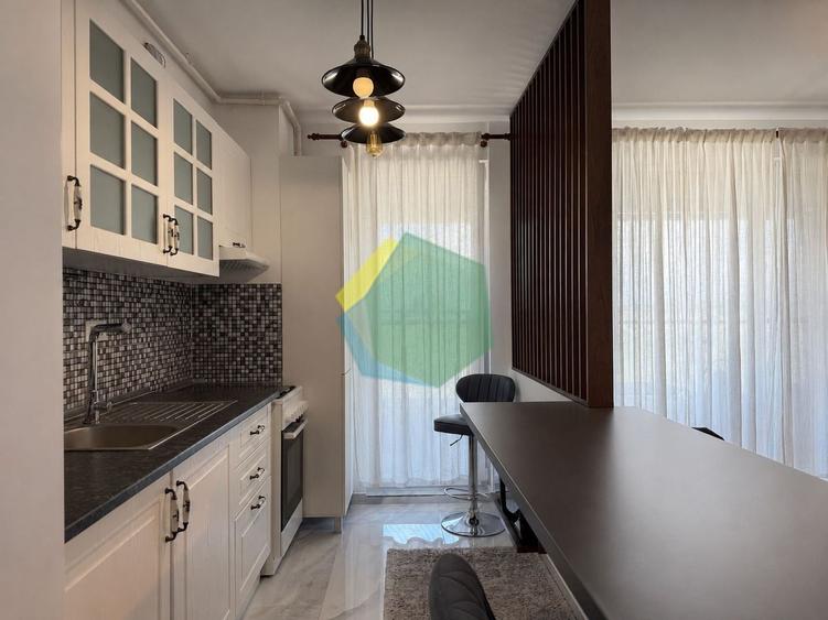 Apartament cu 2 camere semidecomandat, mobilat în Exterior Vest