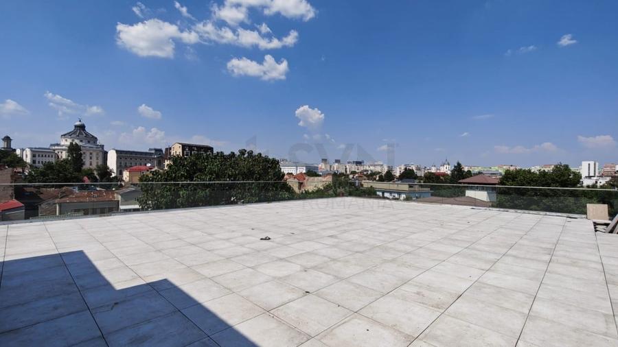Apartament cu 5 camere decomandat în Parcul Carol