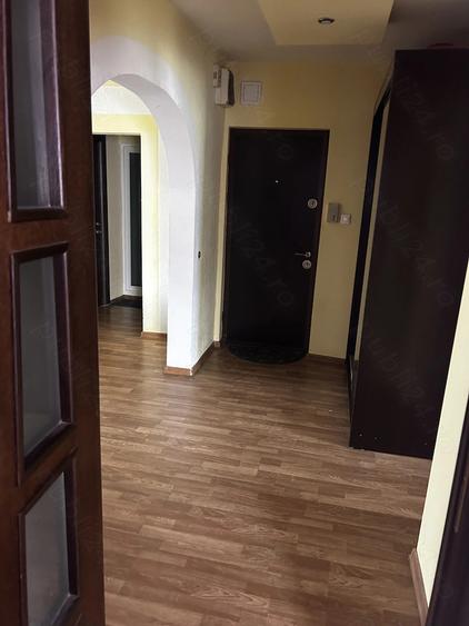 Apartament cu 4 camere decomandat în Sebastian