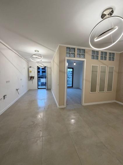 Apartament cu 3 camere semidecomandat în Florești