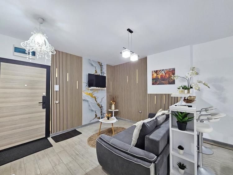 Apartament cu 2 camere semidecomandat, mobilat în Mamaia-Sat