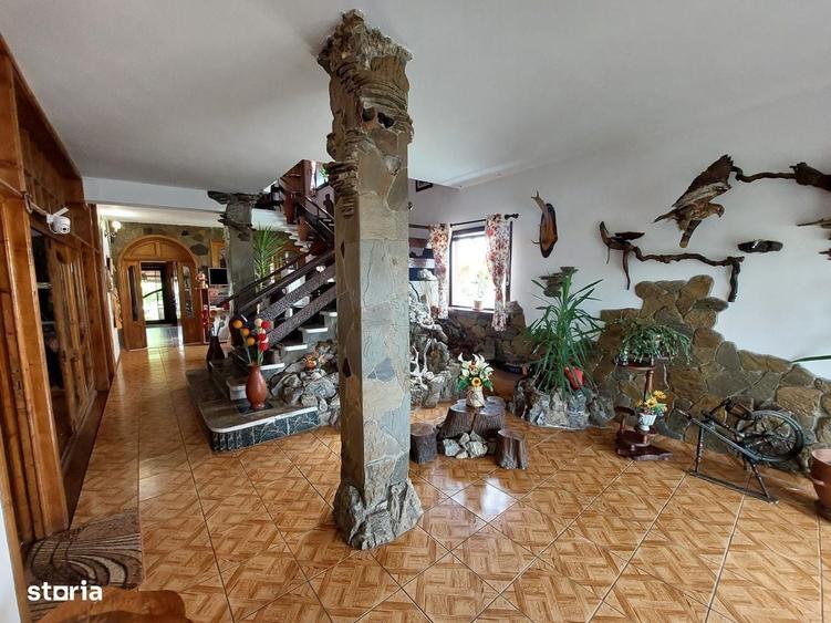 Casă cu 4 camere în Teiș