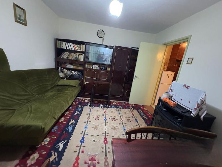 Apartament cu 2 camere semidecomandat, mobilat în Tomis Nord