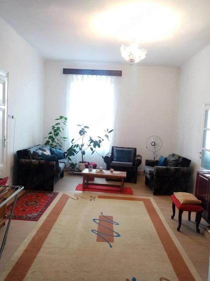 Apartament cu 4 camere decomandat în Central