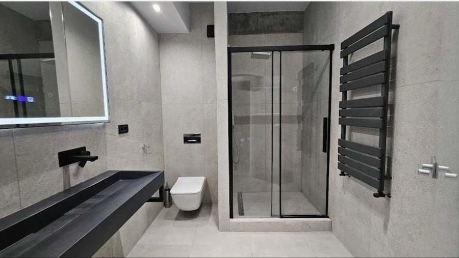 Apartament cu 4 camere decomandat în Exterior Vest