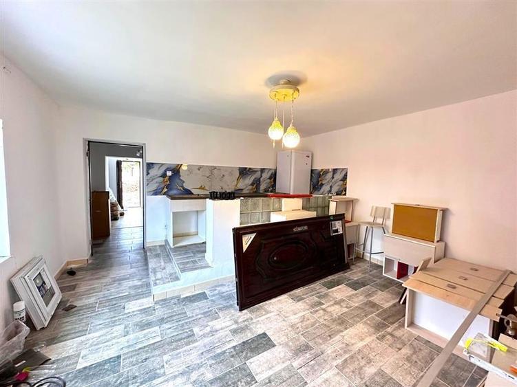 Casă cu 2 camere cu Teren 300 Mp în Aradul Nou