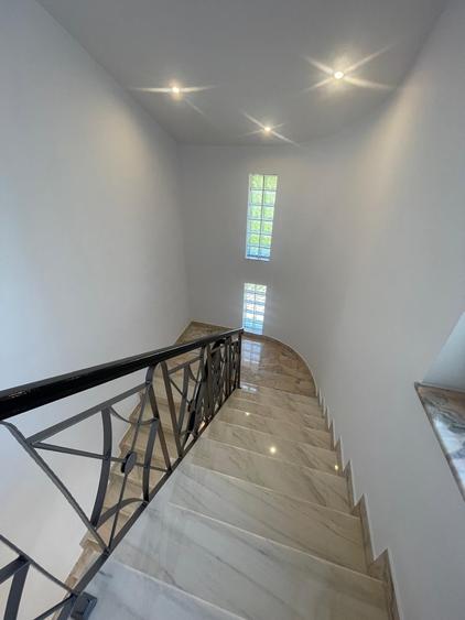 Casă cu 9 camere cu Teren 862 Mp în Pipera