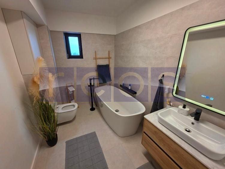 Apartament cu 3 camere decomandat, mobilat în Timpuri Noi