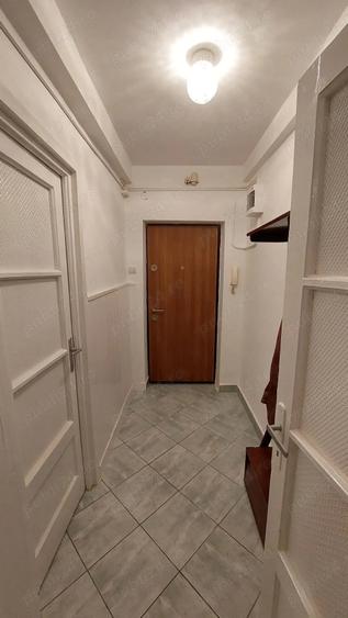 Apartament cu 2 camere semidecomandat în Progresul
