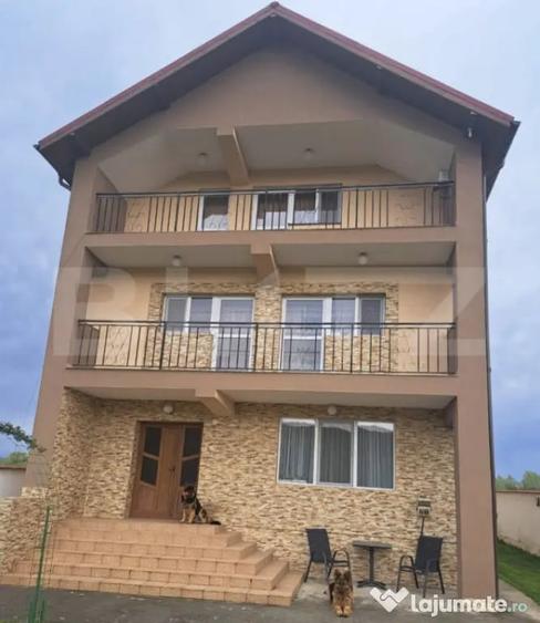 Casă cu 7 camere cu Teren 850 Mp în Șișești