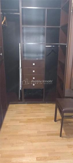 Casă cu 5 camere cu Teren 700 Mp în Străulești