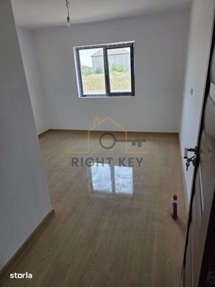 Casă cu 3 camere cu Teren 250 Mp în Clinceni